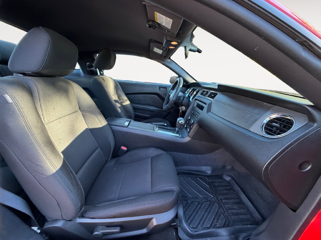 Used 2011 Ford Mustang Coupe w/ 101A Rapid Spec Order Code RWD image 12