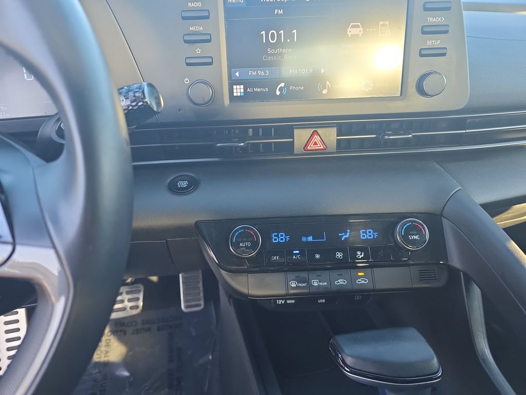 Used 2025 Hyundai Elantra Sport FWD image 12