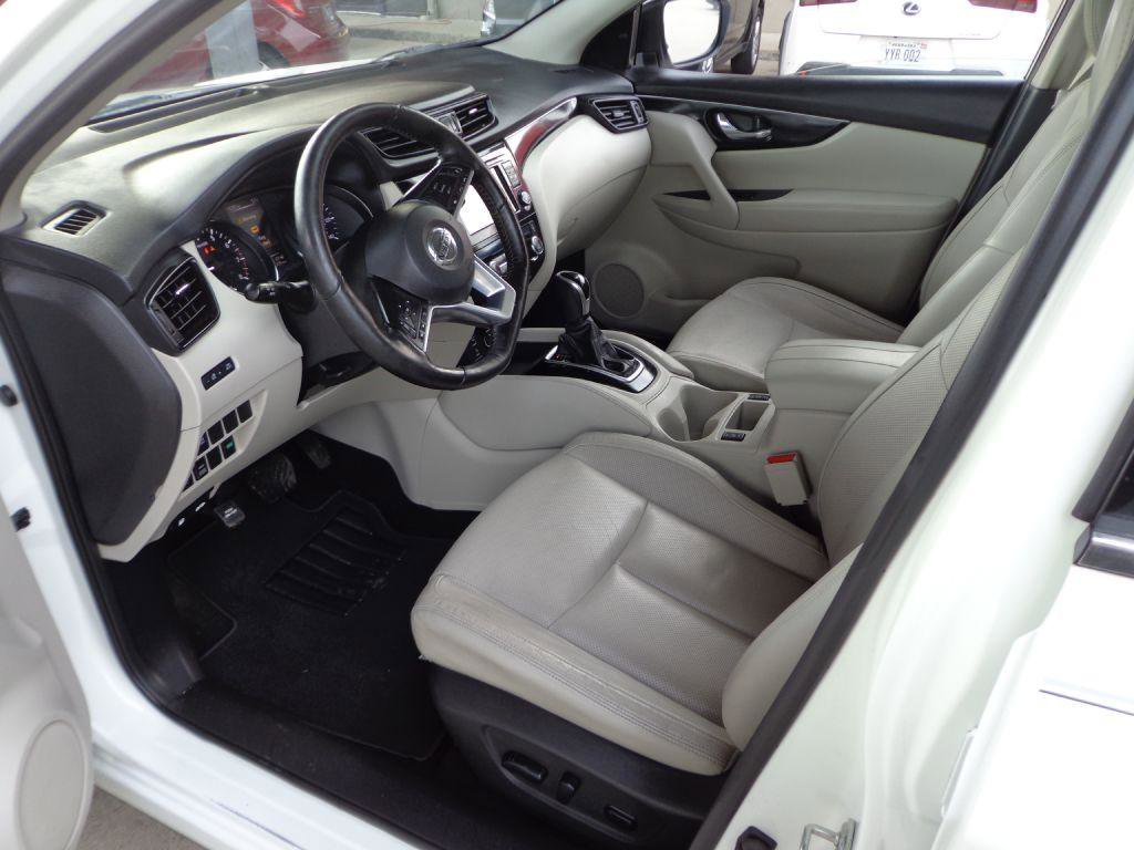 Used 2018 Nissan Rogue Sport SL image 11