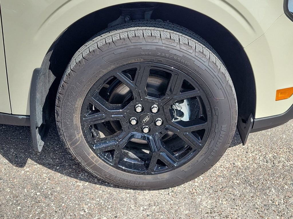 Certified 2025 Ford Maverick XLT w/ XLT Luxury Package AWD/4WD image 8