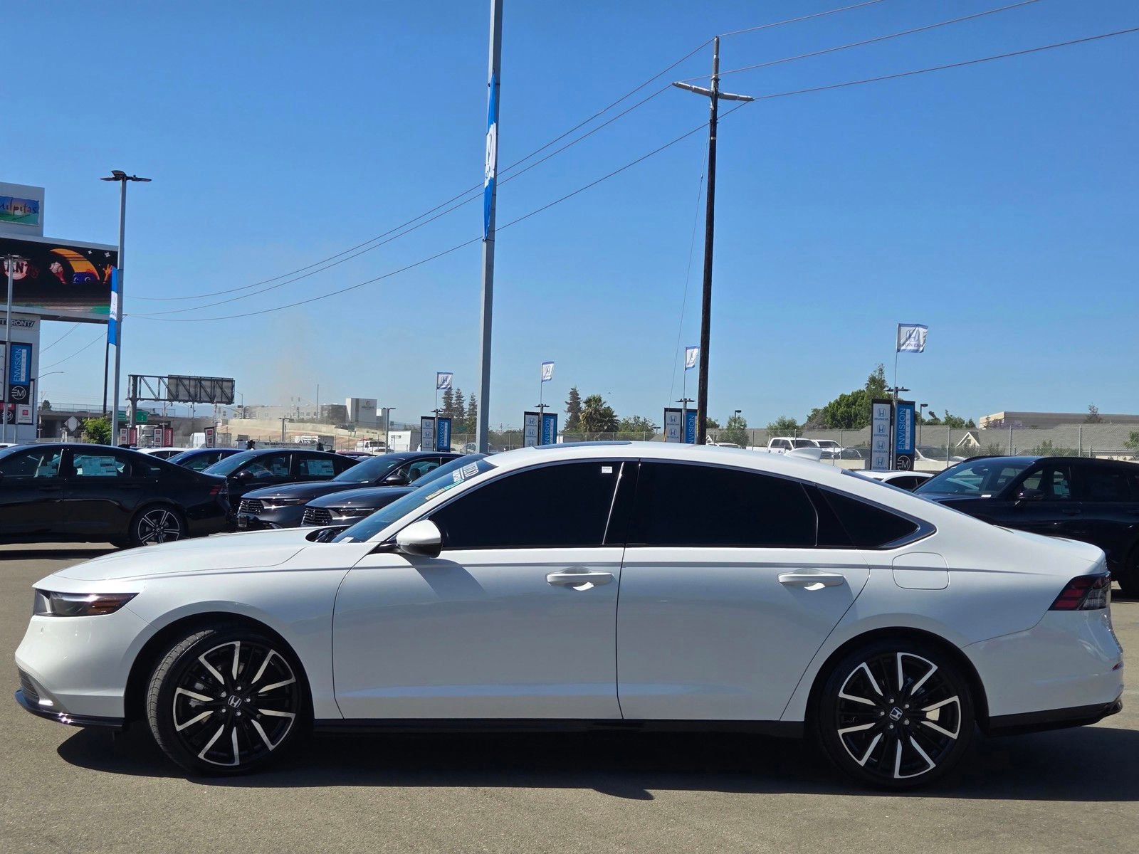 Used 2025 Honda Accord Touring image 4