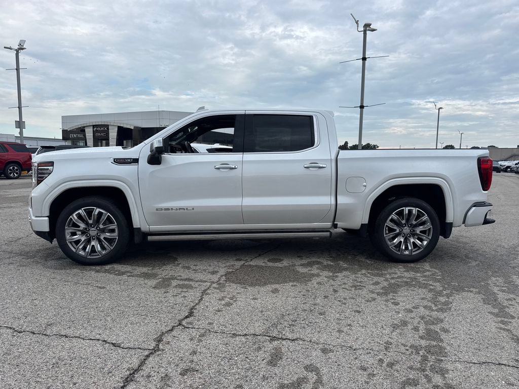 Used 2023 GMC Sierra 1500 Denali AWD/4WD image 3