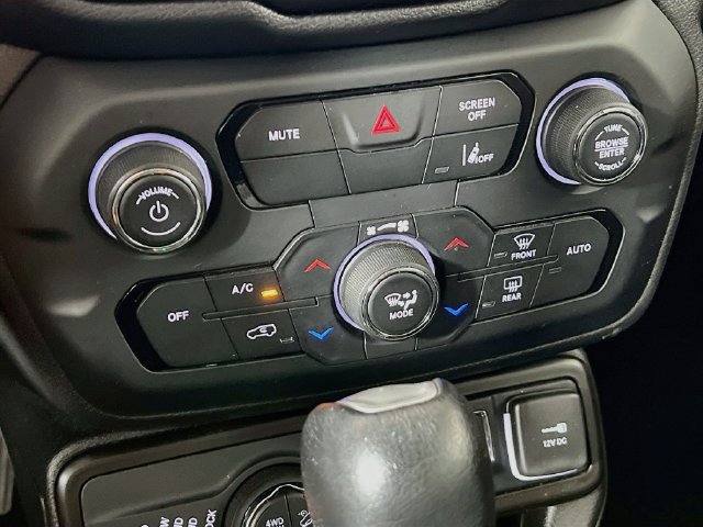 Used 2023 Jeep Renegade Trailhawk AWD/4WD image 20