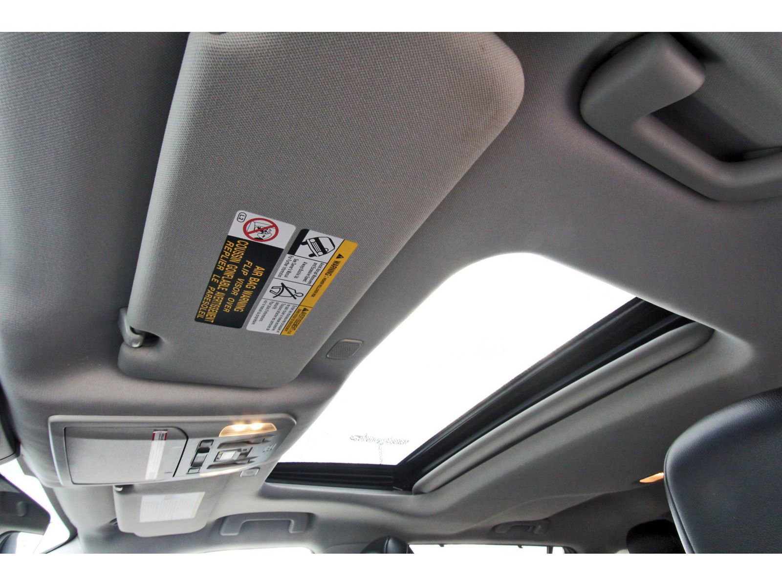 Used 2023 Toyota Highlander XLE image 31