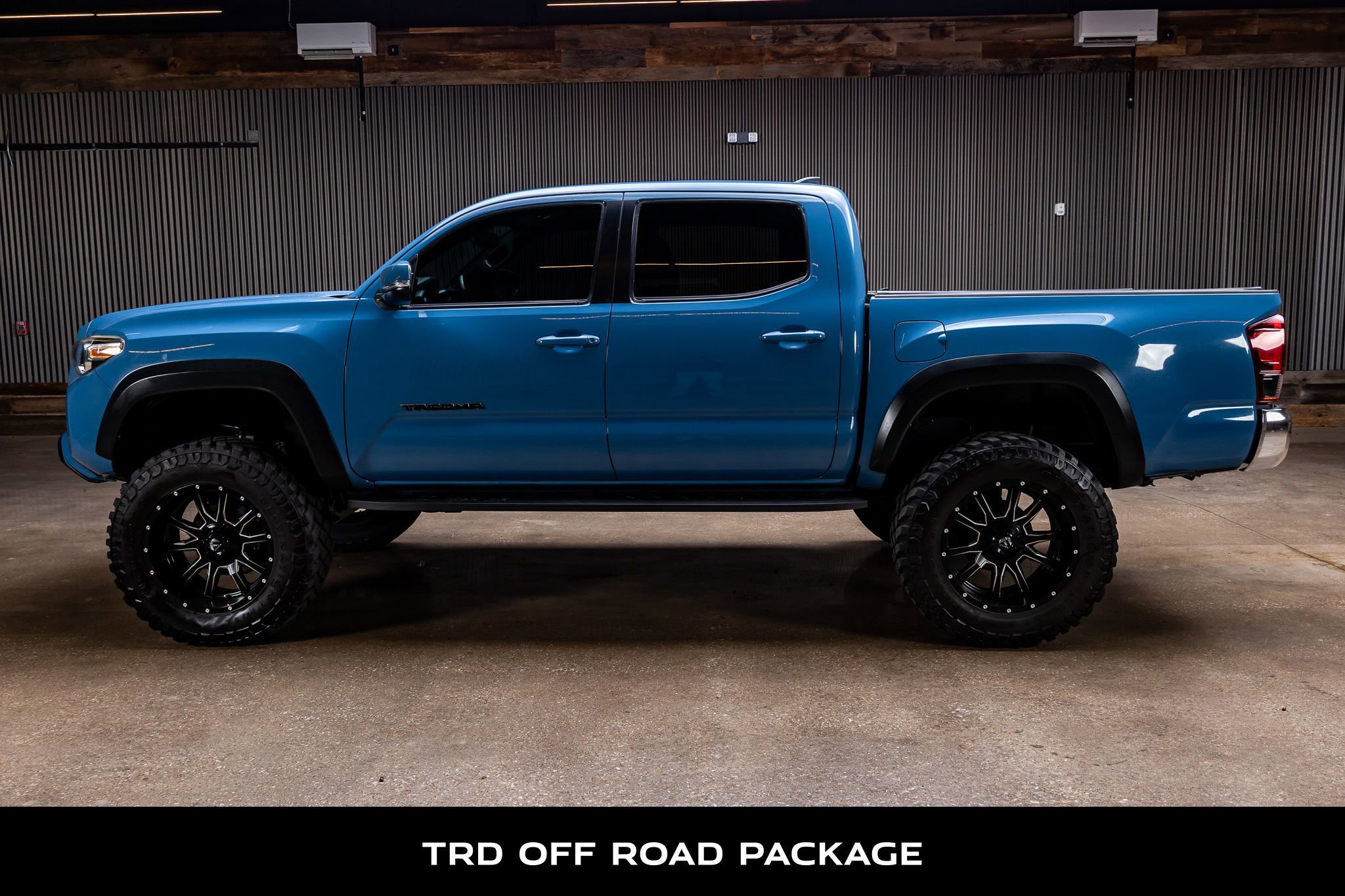 Used 2019 Toyota Tacoma TRD Off-Road AWD/4WD image 5
