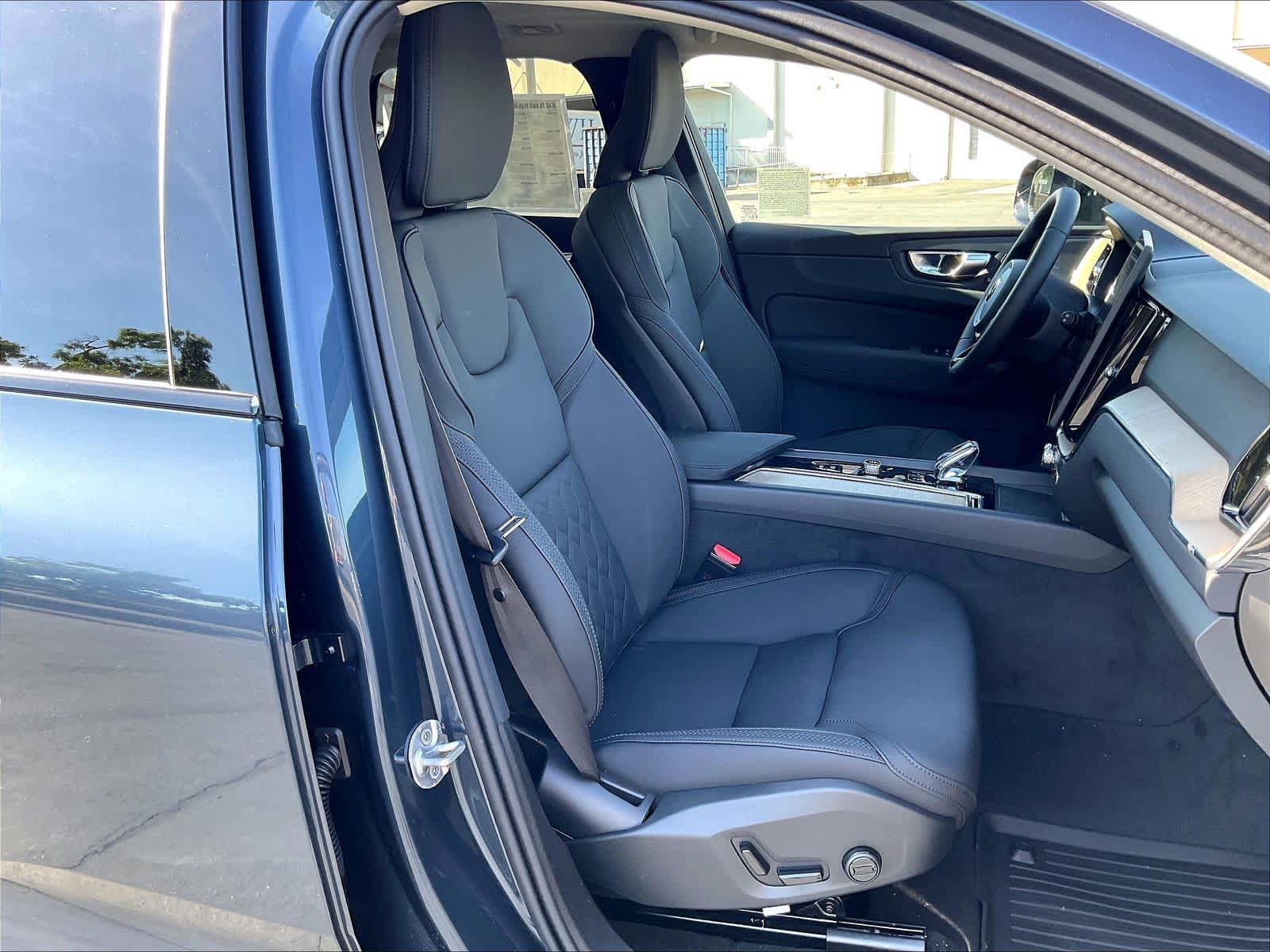 New 2026 Volvo XC60 T8 Plus w/ Climate Package AWD/4WD image 32