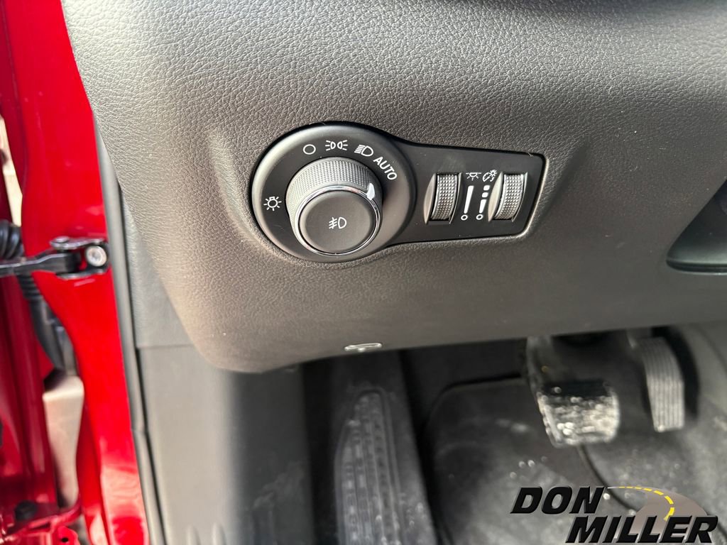 New 2026 Jeep Compass Latitude image 13