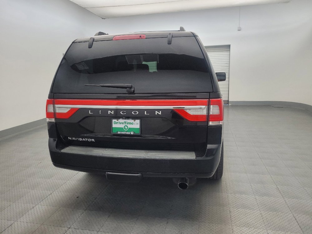 Used 2017 Lincoln Navigator Select RWD image 7