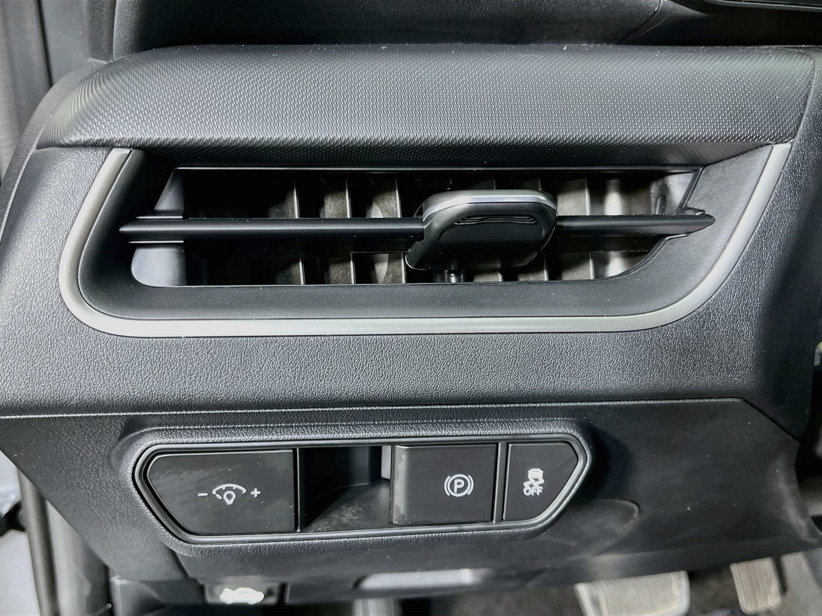 Used 2025 Kia K4 FWD image 13