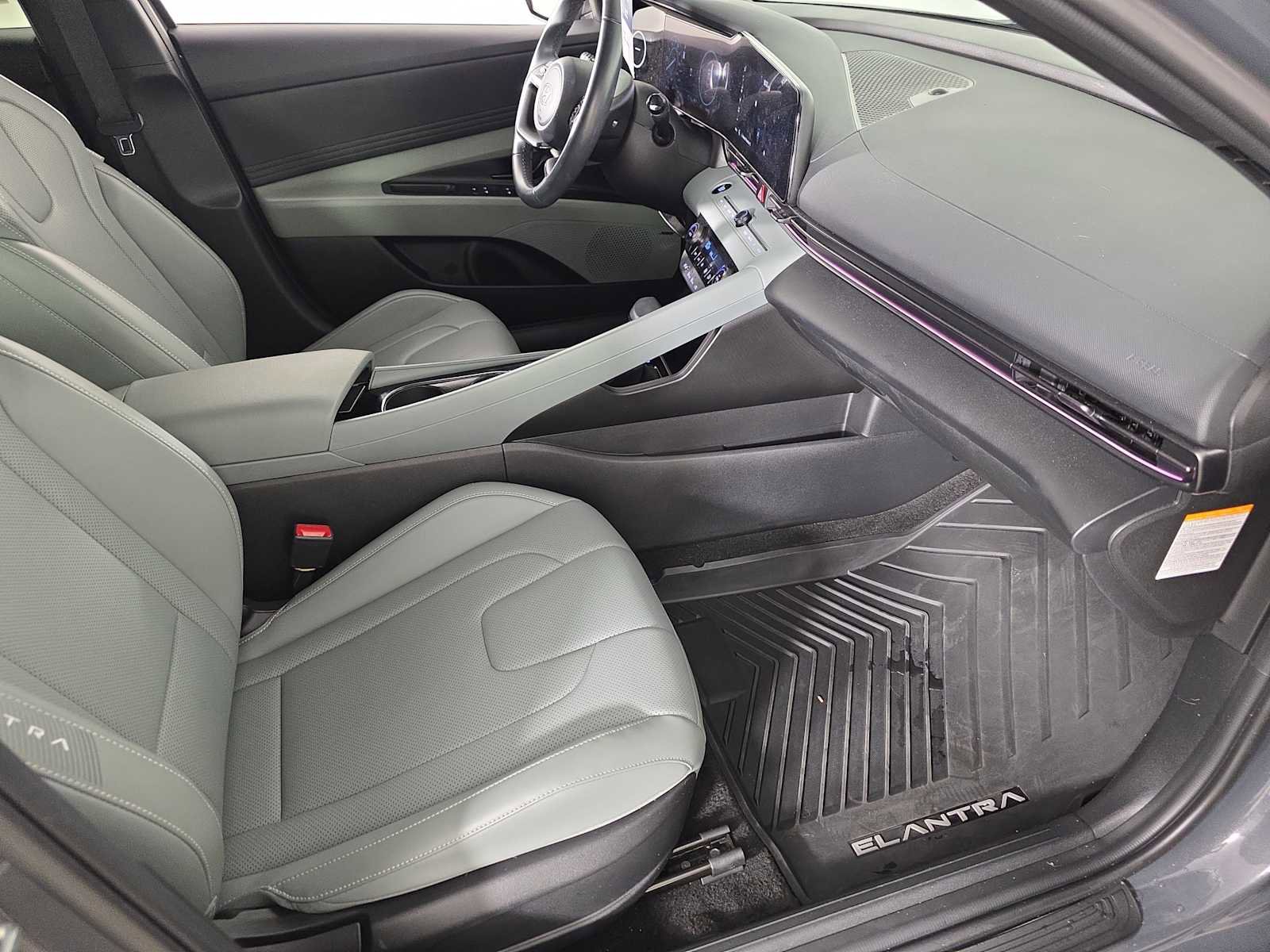 Used 2024 Hyundai Elantra Limited image 36