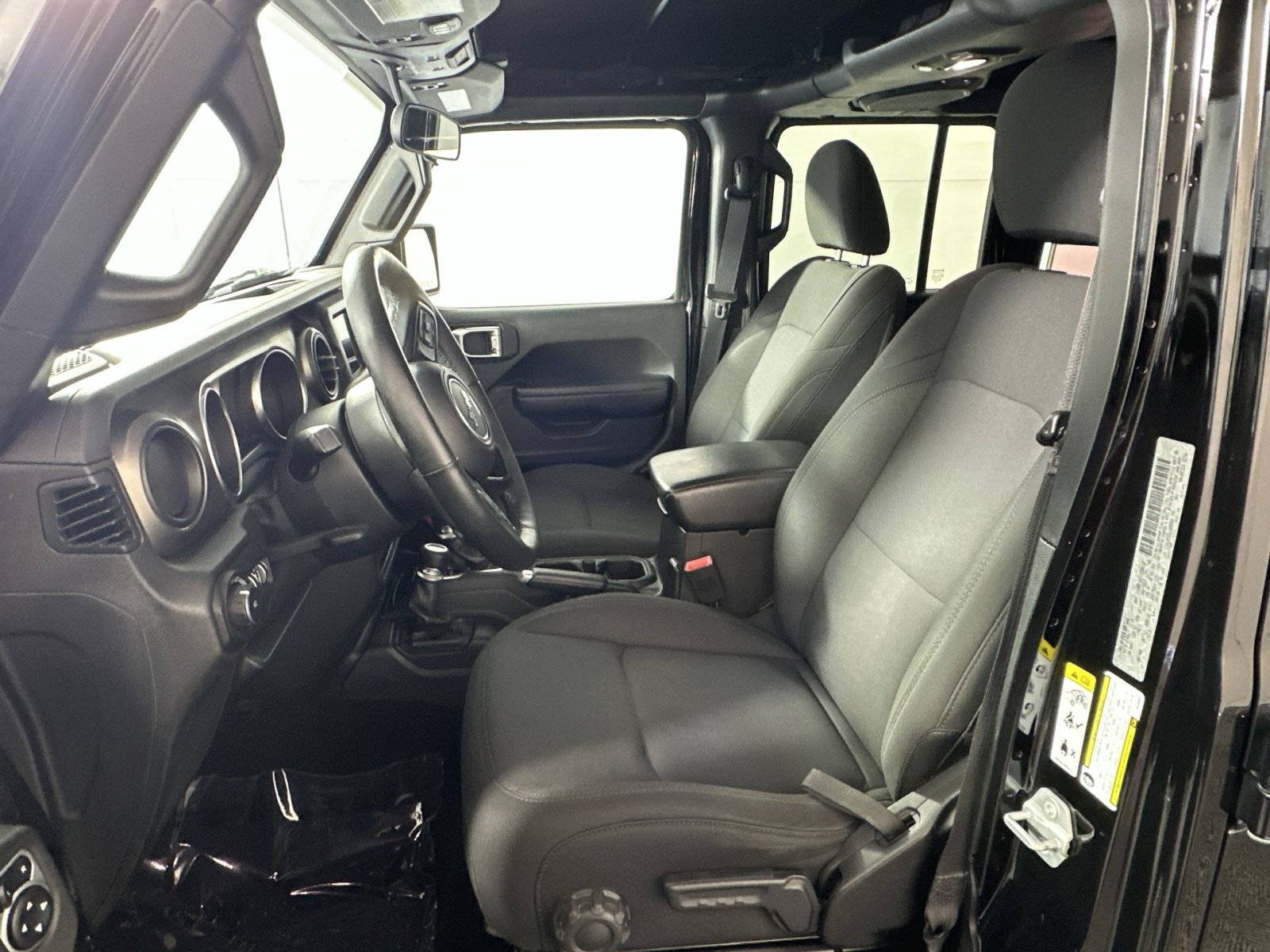 Used 2018 Jeep Wrangler Unlimited Sport S AWD/4WD image 13