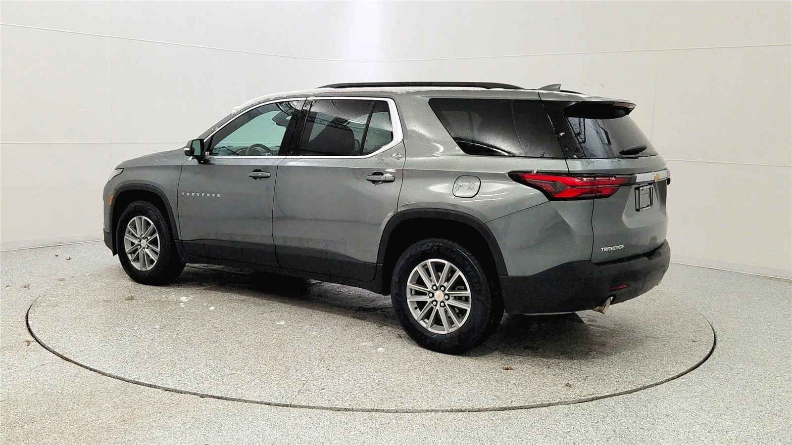 Used 2023 Chevrolet Traverse LT image 5