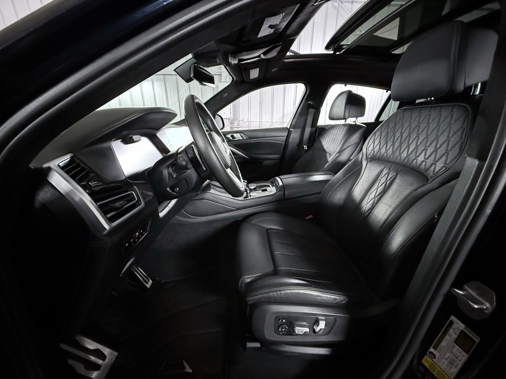 Used 2020 BMW X6 M50i w/ Executive Package image 19