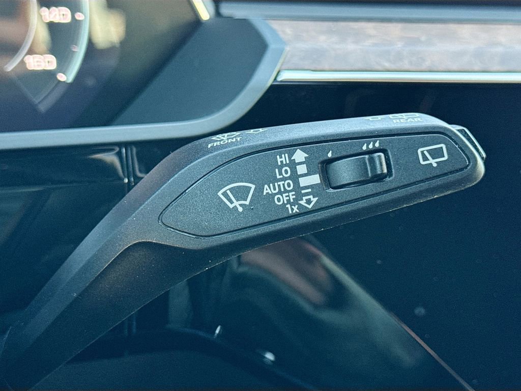 Used 2019 Audi e-tron Prestige w/ Prestige Package image 15
