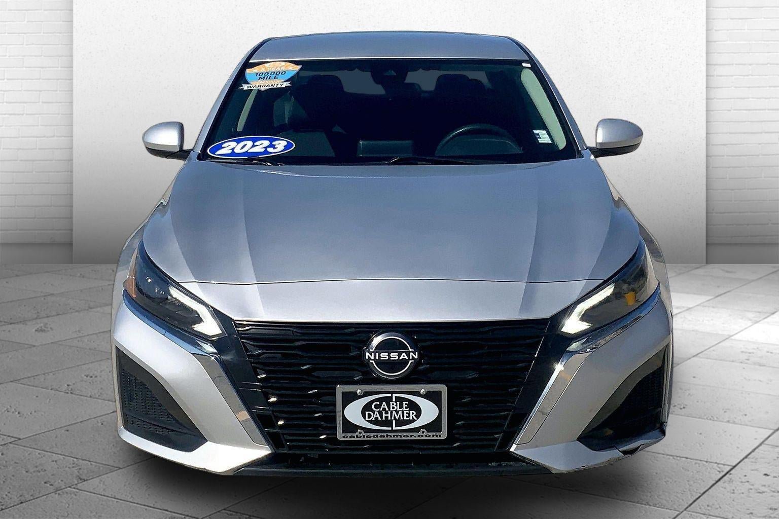 Used 2023 Nissan Altima 2.5 SV image 2