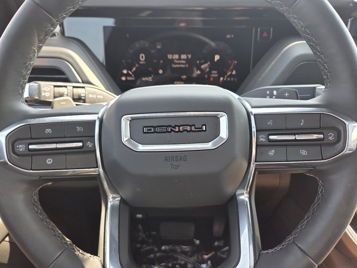 New 2026 GMC Yukon Denali w/ Sun & Power Step Package AWD/4WD image 33