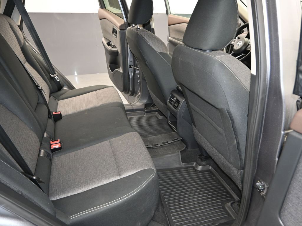 Used 2021 Nissan Rogue S image 24