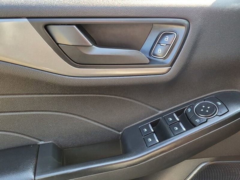 Used 2024 Ford Escape Active image 30