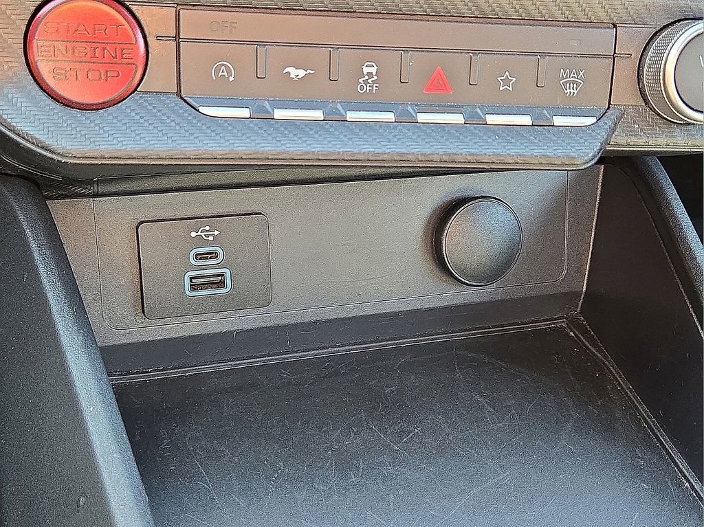 Used 2024 Ford Mustang EcoBoost image 28