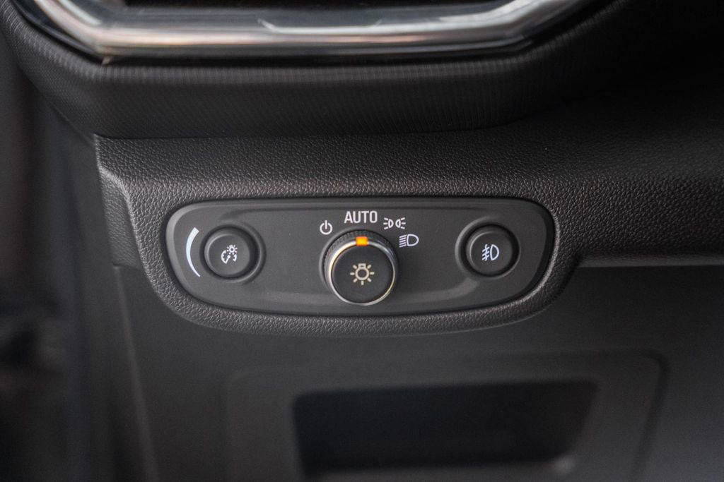 Used 2023 Chevrolet TrailBlazer LT w/ Convenience Package image 39