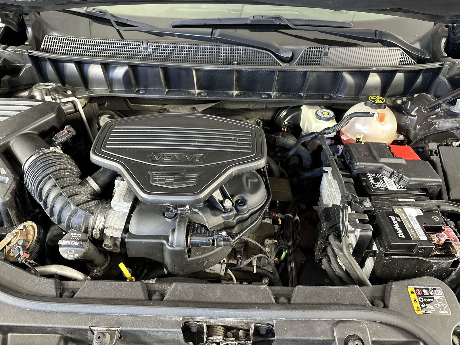 Used 2017 Cadillac XT5 Luxury w/ Driver Awareness Package image 28