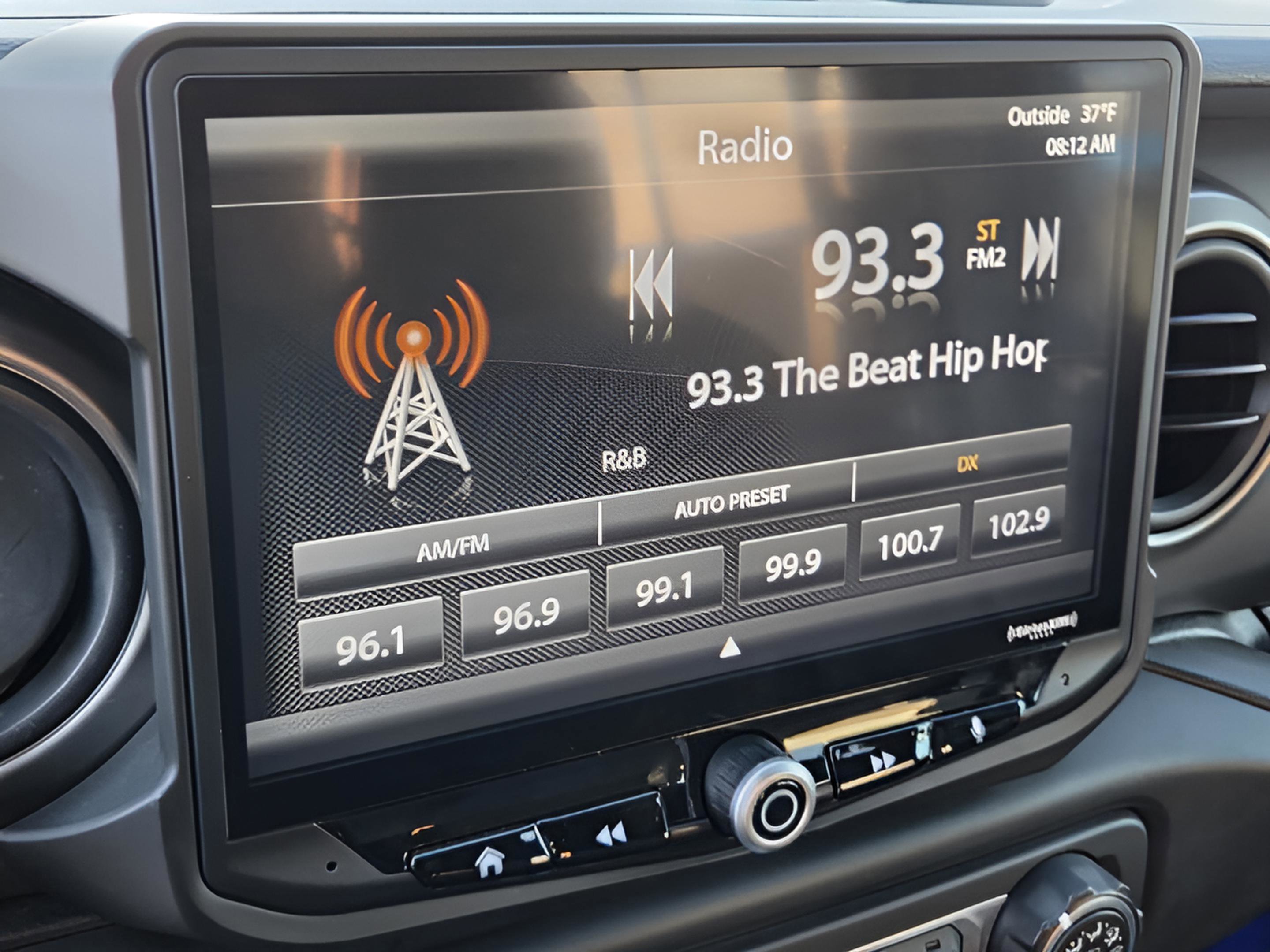 Used 2018 Jeep Wrangler Unlimited Sport S image 8