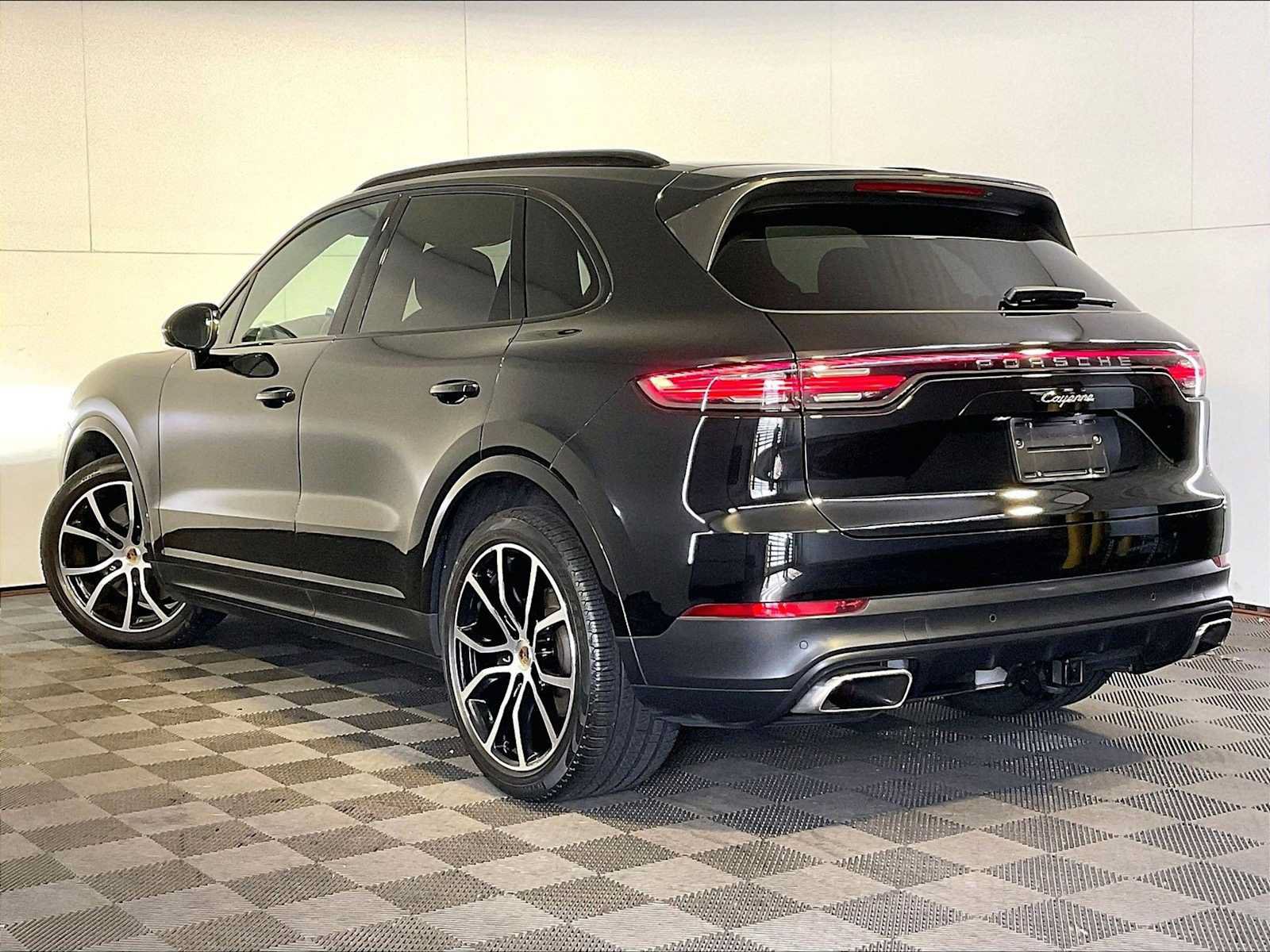 Certified 2023 Porsche Cayenne AWD/4WD image 3