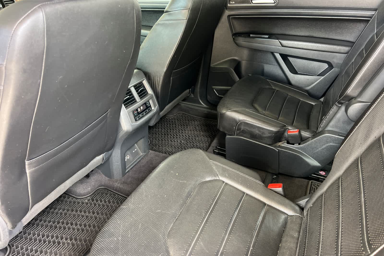 Used 2018 Volkswagen Atlas SEL Premium AWD/4WD image 4