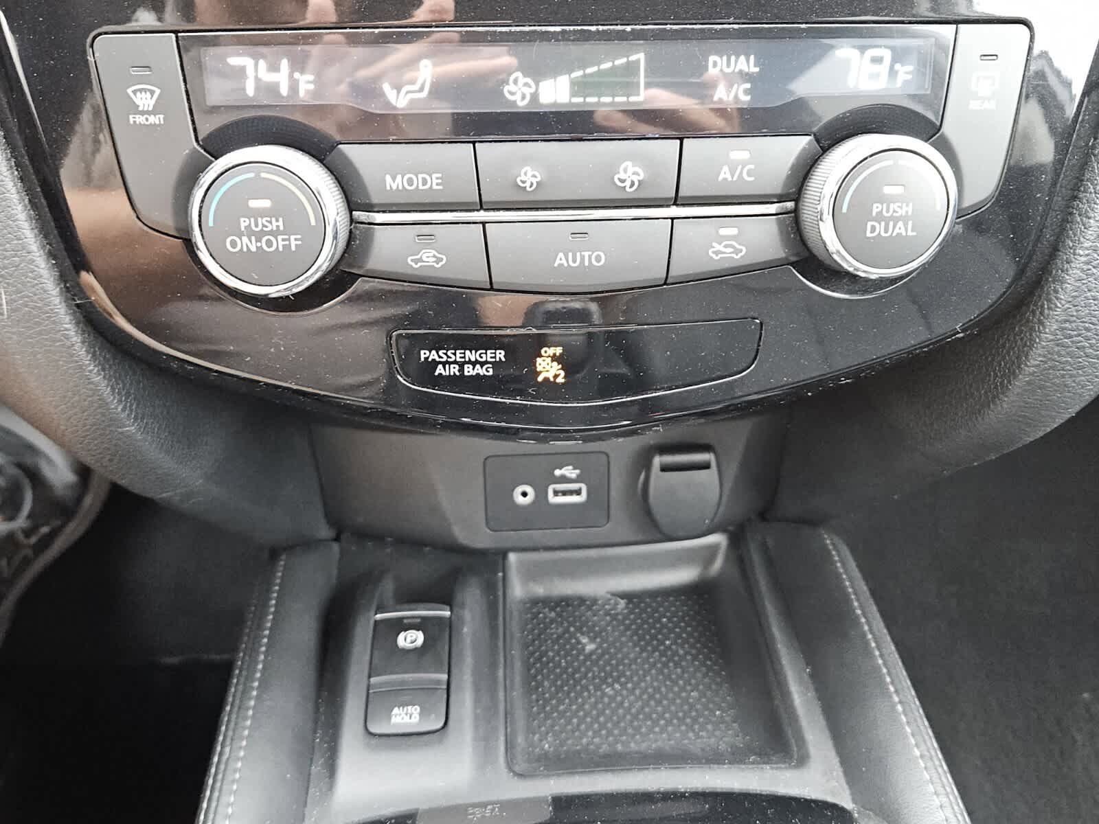 Used 2019 Nissan Rogue SL w/ Premium Package AWD/4WD image 10