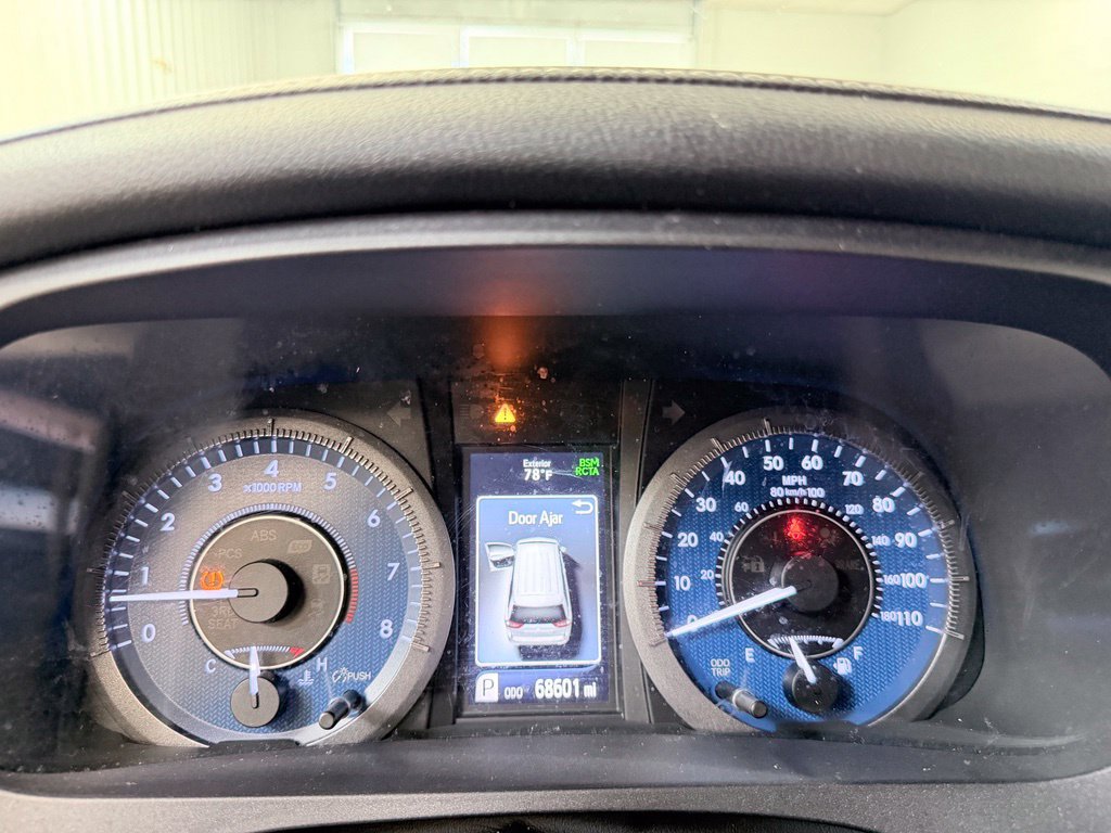 Used 2018 Toyota Sienna XLE w/ XLE Navigation Package FWD image 41