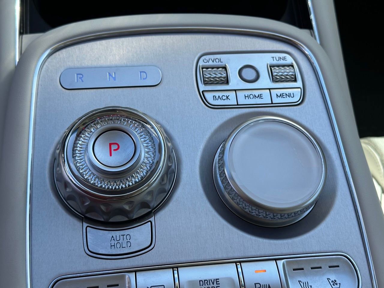 Used 2025 Genesis G90 3.5T image 33