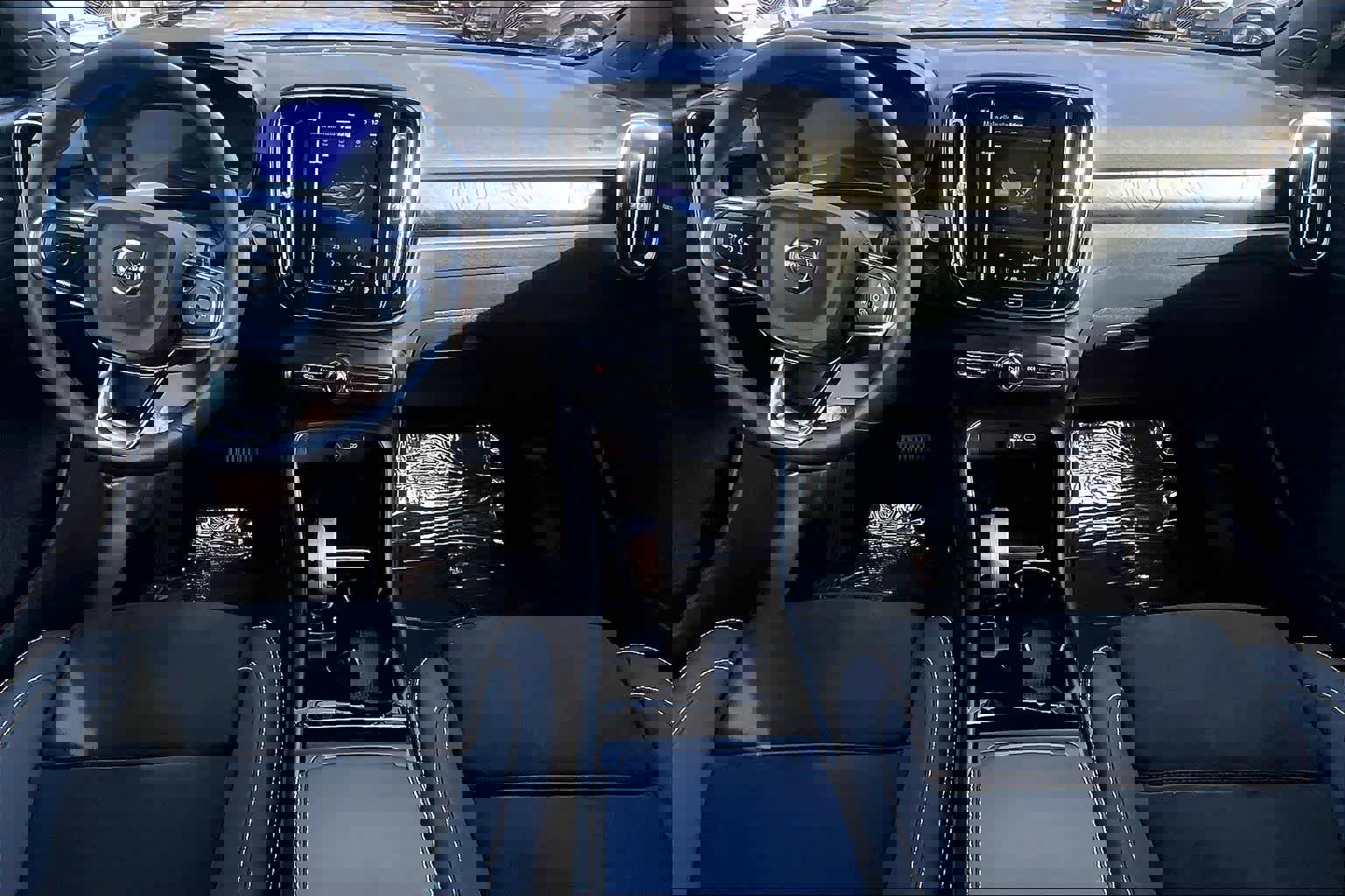 Certified 2023 Volvo C40 P8 Recharge Ultimate image 14