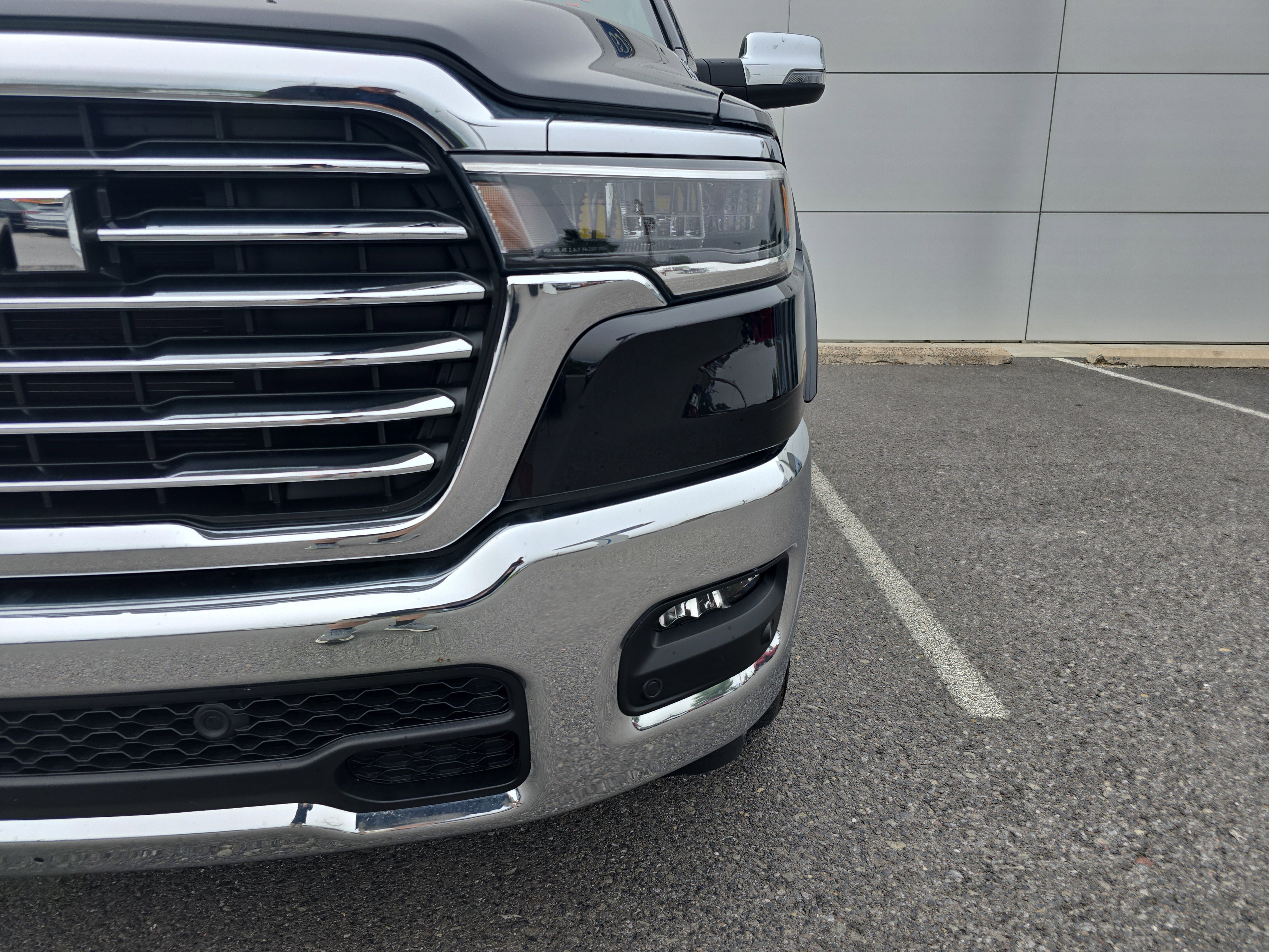 Used 2025 RAM 1500 Laramie image 10