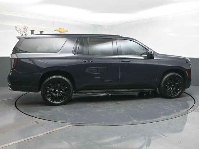 Certified 2026 Chevrolet Suburban RST w/ RST Capability Package AWD/4WD image 40