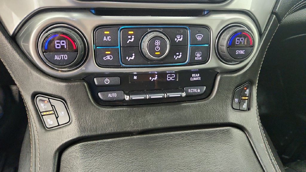 Used 2018 Chevrolet Suburban Premier RWD image 20