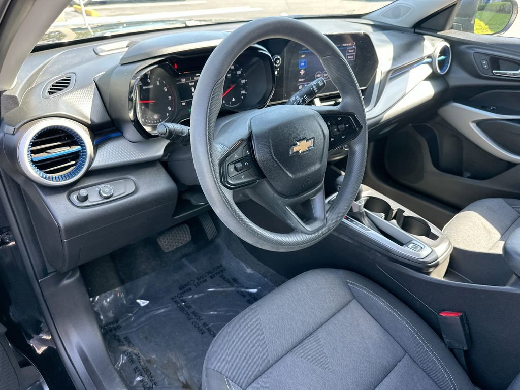 Used 2024 Chevrolet Trax LS image 10