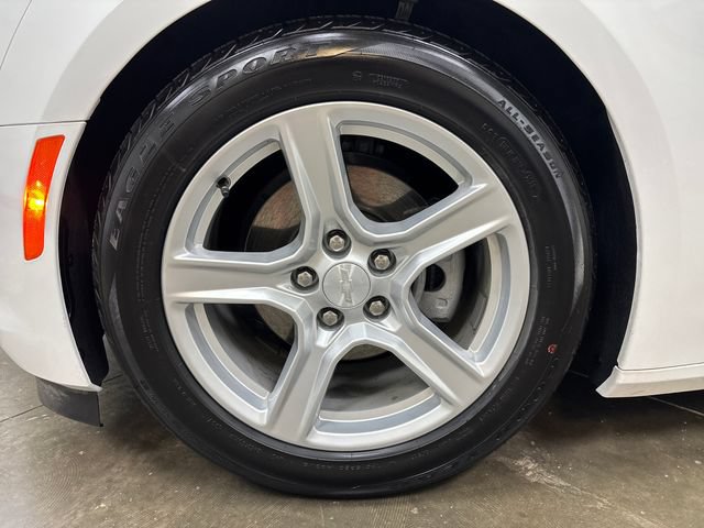Used 2023 Chevrolet Camaro LT RWD image 13