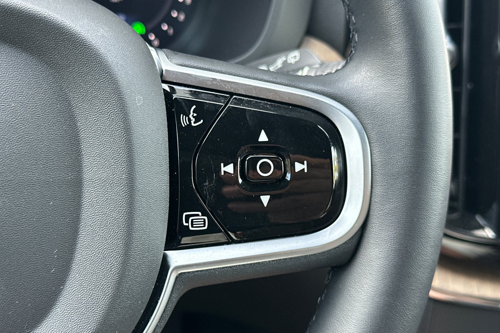 Certified 2026 Volvo XC60 B5 Plus w/ Protection Package Premier AWD/4WD image 30