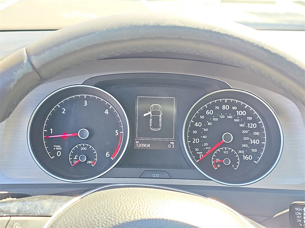 Used 2015 Volkswagen Golf TDI S image 26