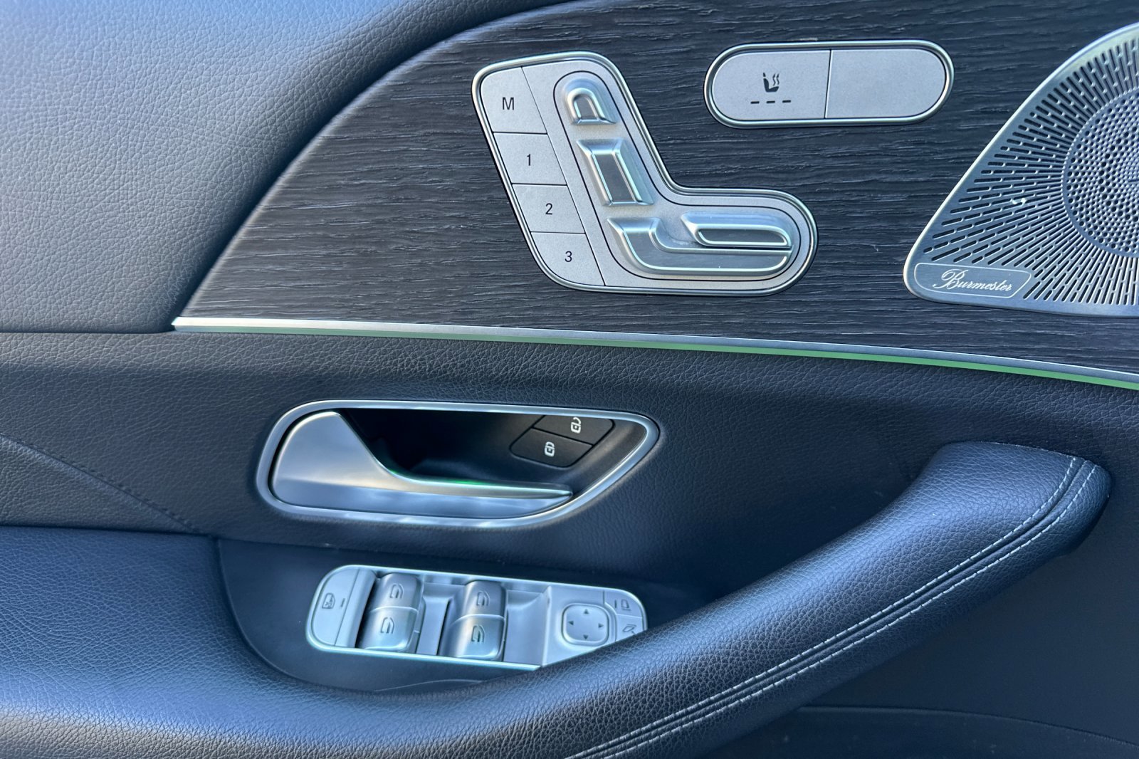 Certified 2022 Mercedes-Benz GLE 350 4MATIC w/ Premium Package image 11