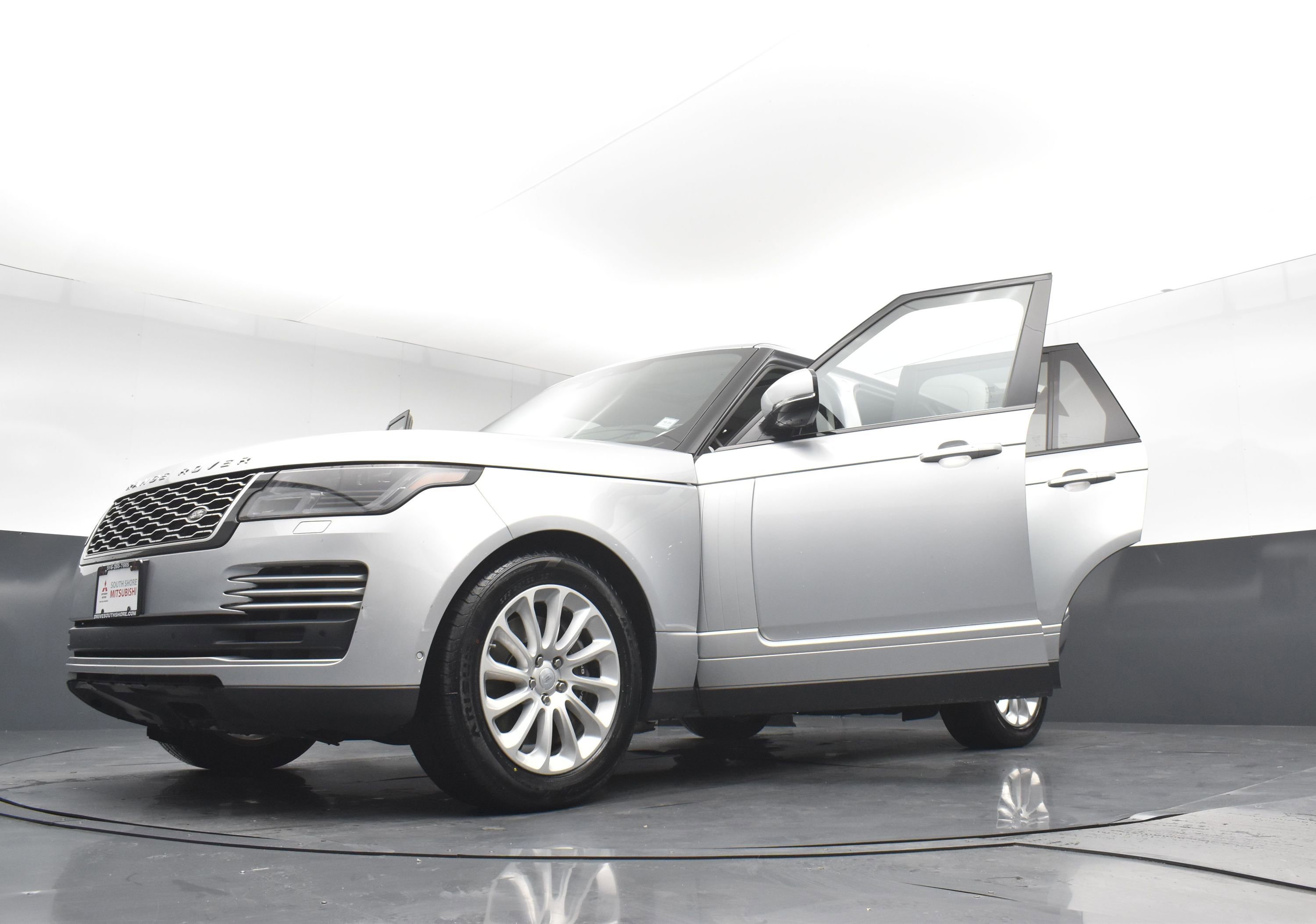 Used 2020 Land Rover Range Rover HSE image 34