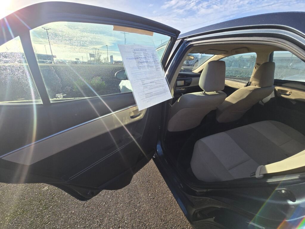 Used 2016 Toyota Corolla LE image 12