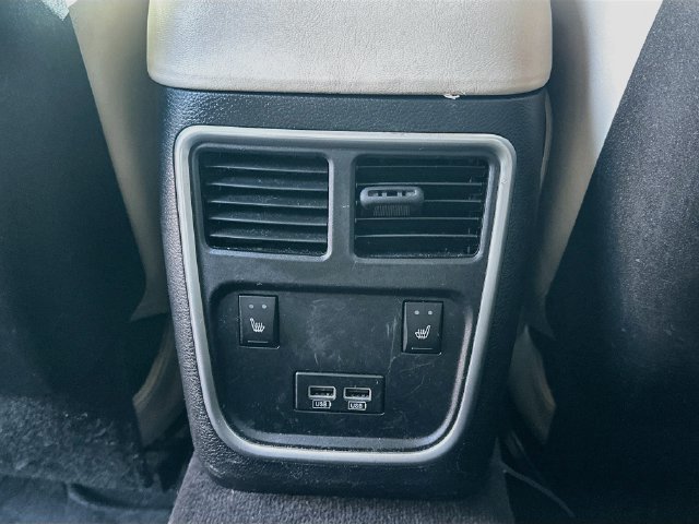 Used 2018 Chrysler 300 Limited RWD image 24