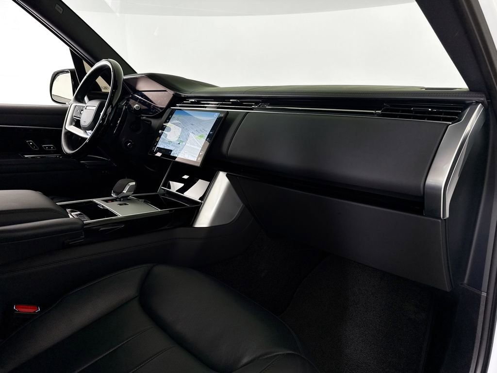 Used 2024 Land Rover Range Rover SE image 13