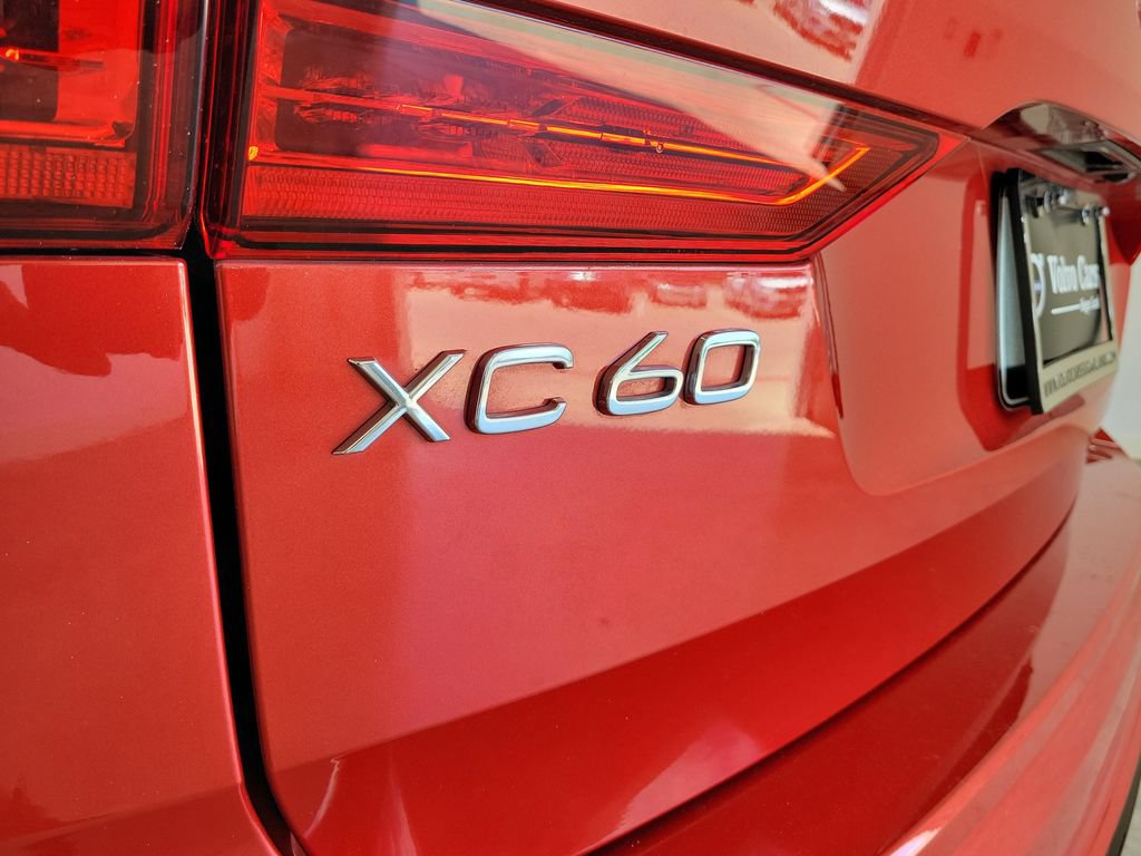 Used 2024 Volvo XC60 B5 Core AWD/4WD image 9
