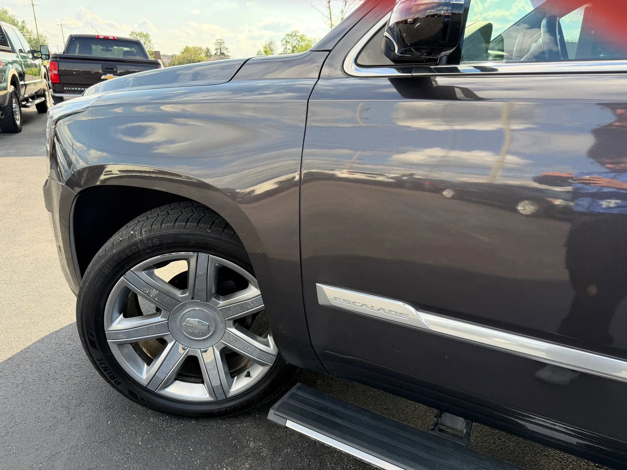 Used 2017 Cadillac Escalade Premium Luxury AWD/4WD image 51
