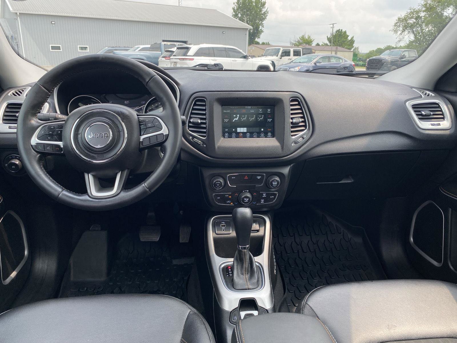Used 2018 Jeep Compass Latitude w/ Popular Equipment Group FWD image 29