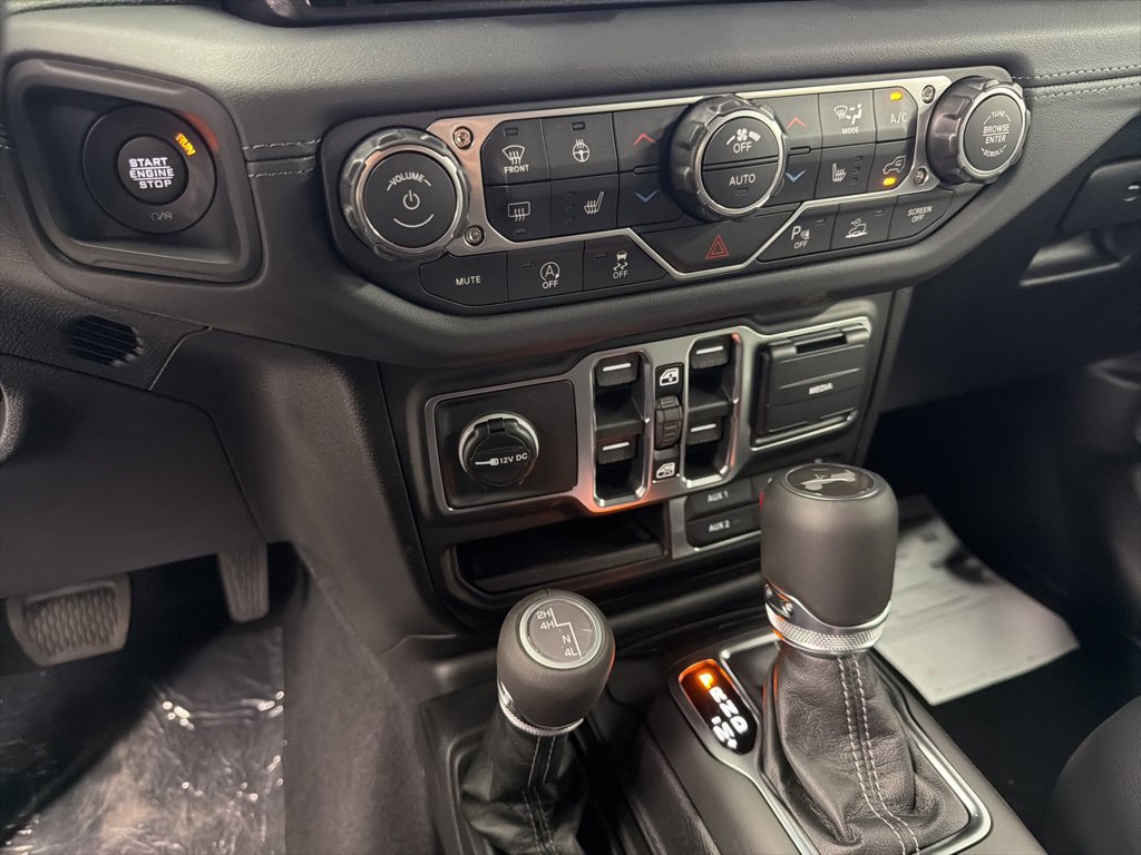 New 2026 Jeep Wrangler Unlimited Sahara AWD/4WD image 24