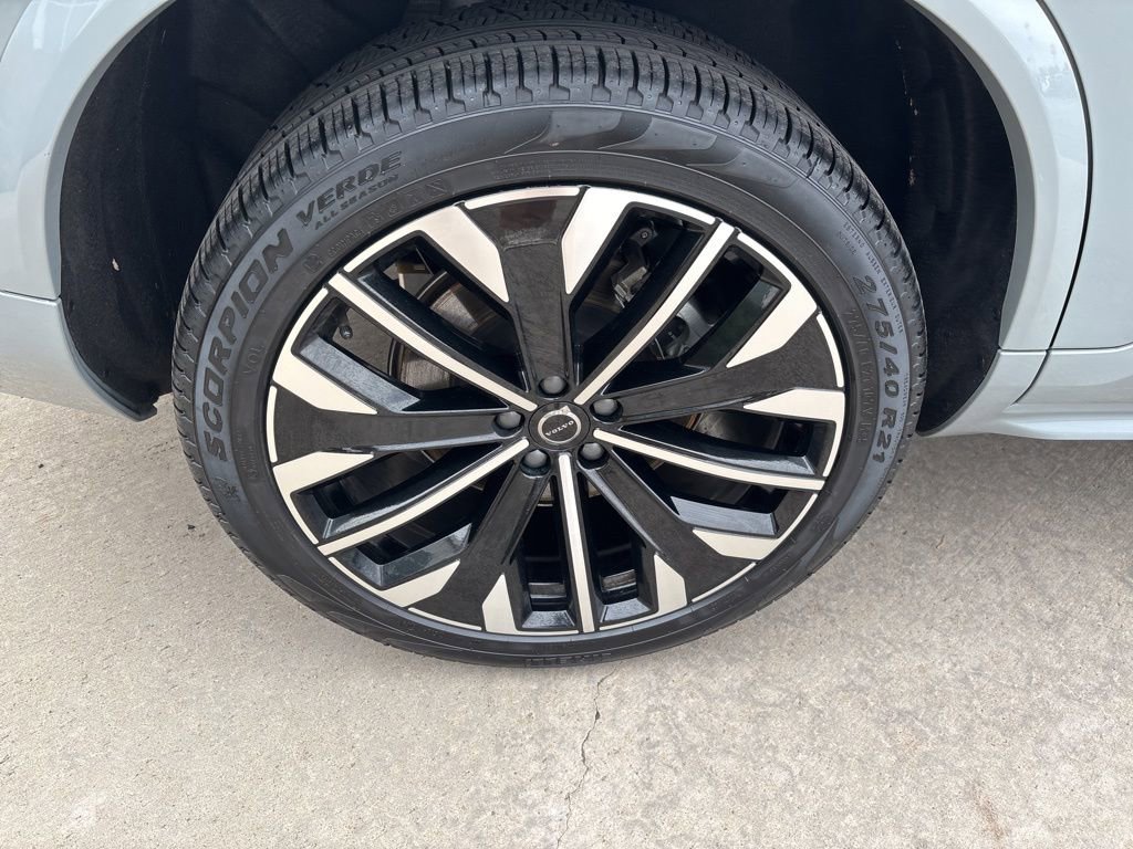Certified 2025 Volvo XC90 B5 Plus AWD/4WD image 15