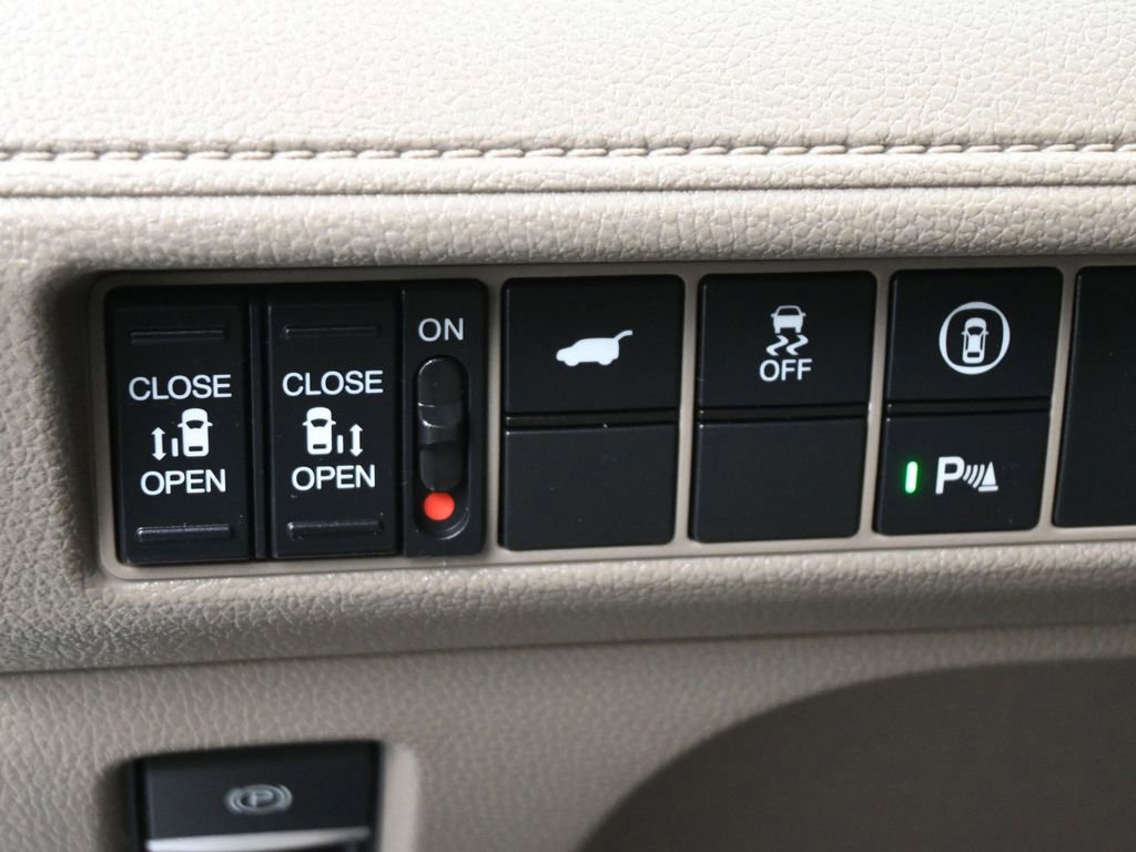 Used 2024 Honda Odyssey Elite image 6